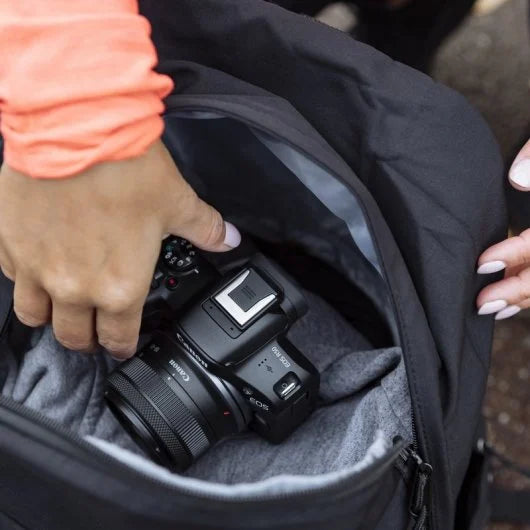 Cámara Digital Canon EOS R50 24.2MP WiFi + RF-S 18-45mm F4.5-6.3 IS STM